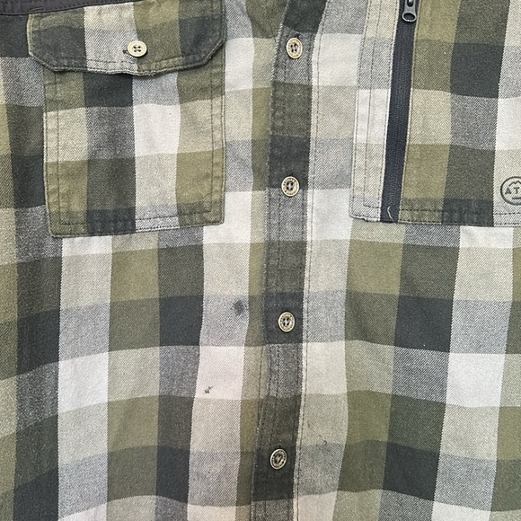 All terrain gear x wrangler ORGANIC cotton Black and Green Plaid Button-Uplarge - Picture 3 of 7